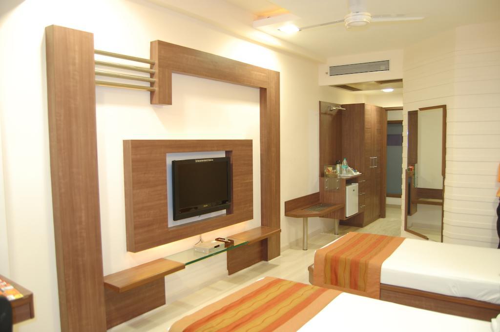 Shreemaya Hotel Indore Luaran gambar