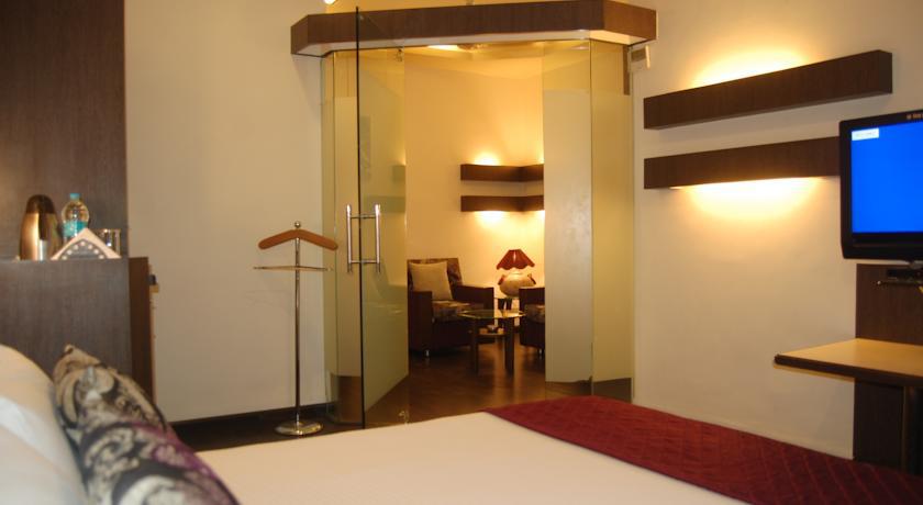 Shreemaya Hotel Indore Luaran gambar