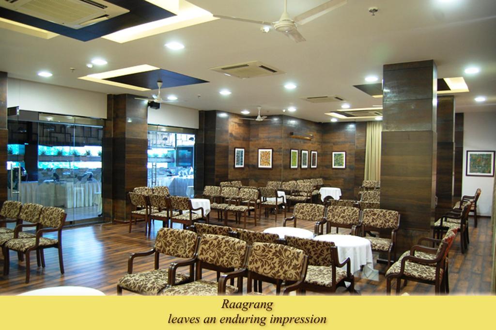 Shreemaya Hotel Indore Luaran gambar