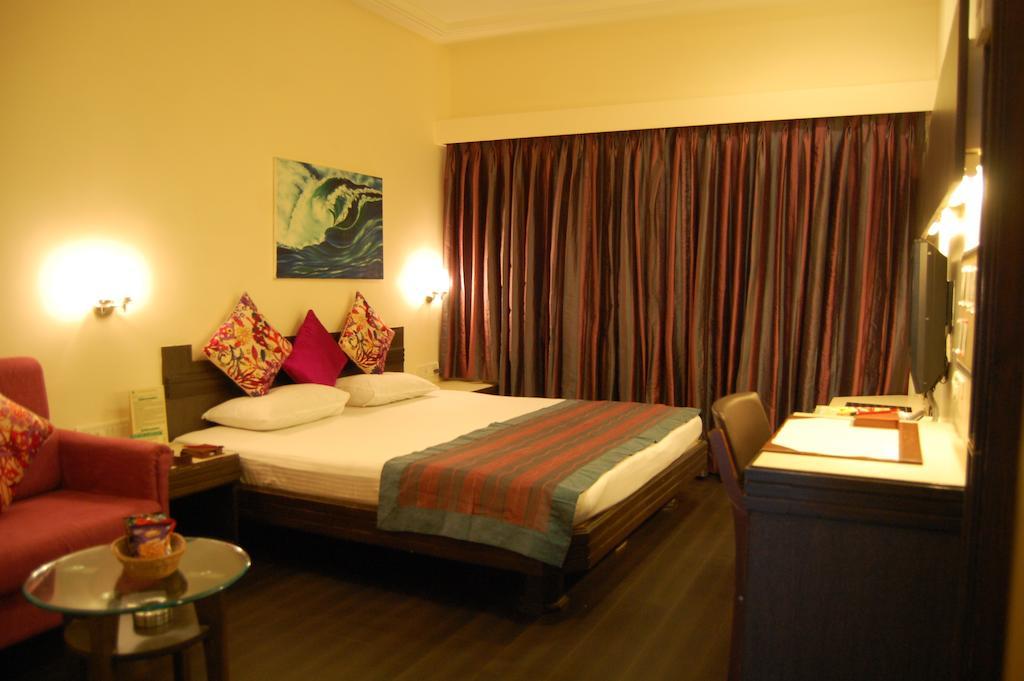 Shreemaya Hotel Indore Luaran gambar