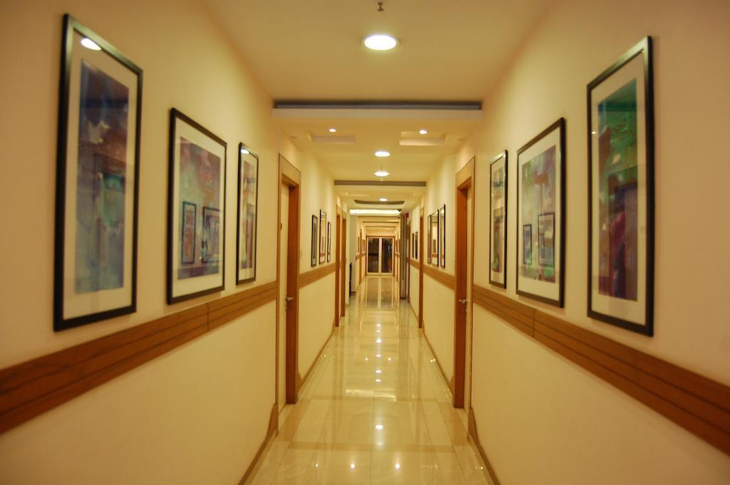 Shreemaya Hotel Indore Luaran gambar