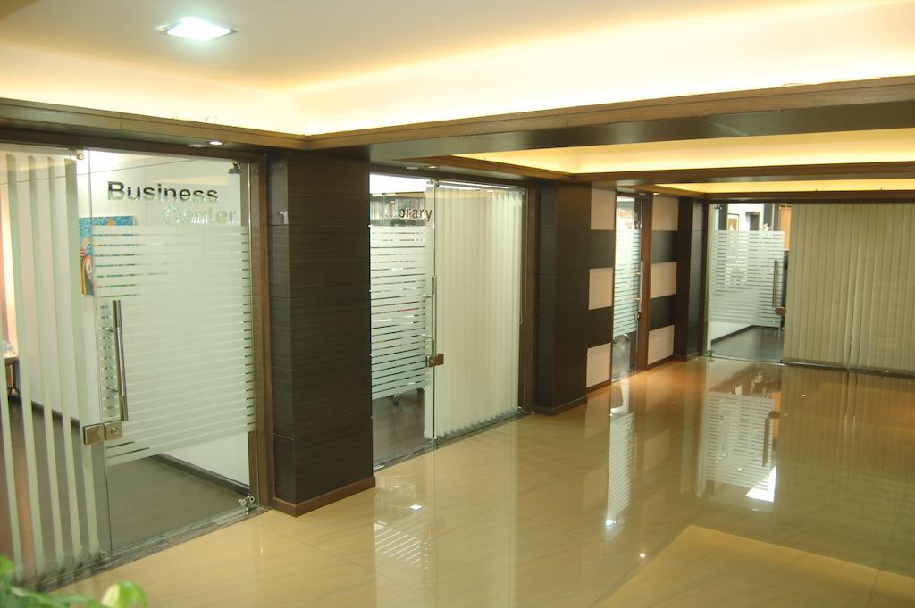 Shreemaya Hotel Indore Luaran gambar