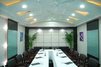 Shreemaya Hotel Indore Luaran gambar